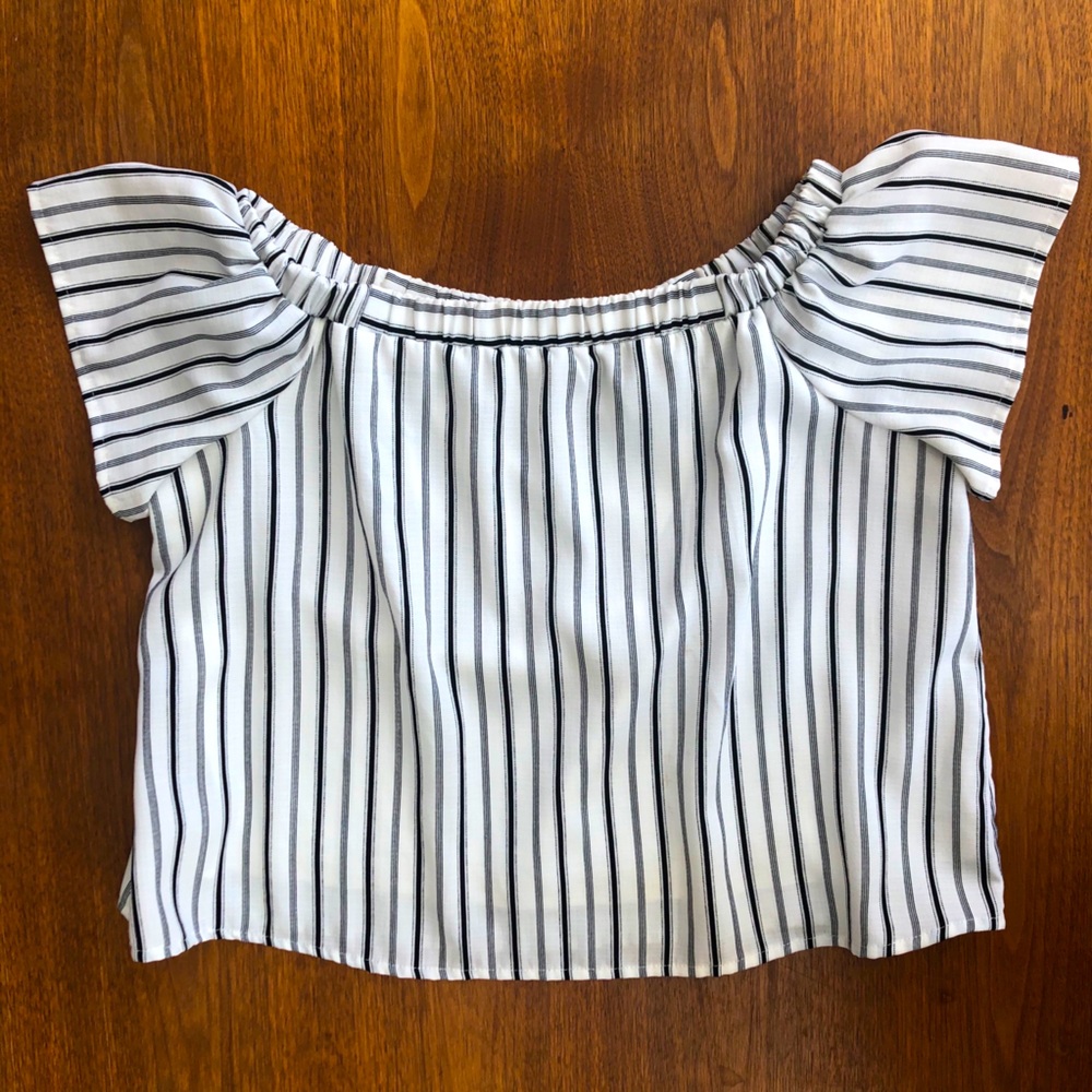 Doe & Rae Cropped Blouse